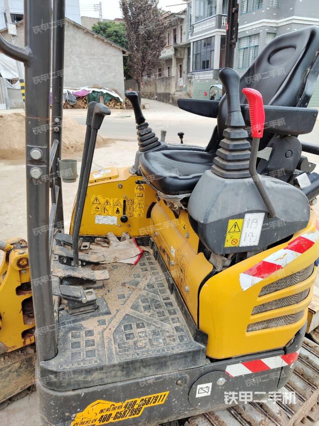 ?駕駛室正側(cè)（駕駛室部分）