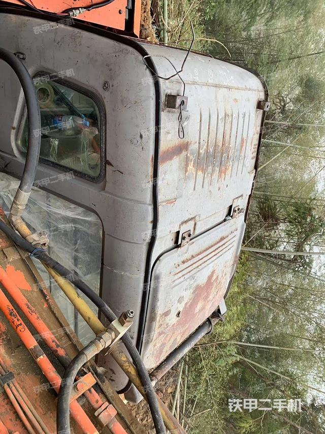 駕駛室頂部（整機(jī)外觀）