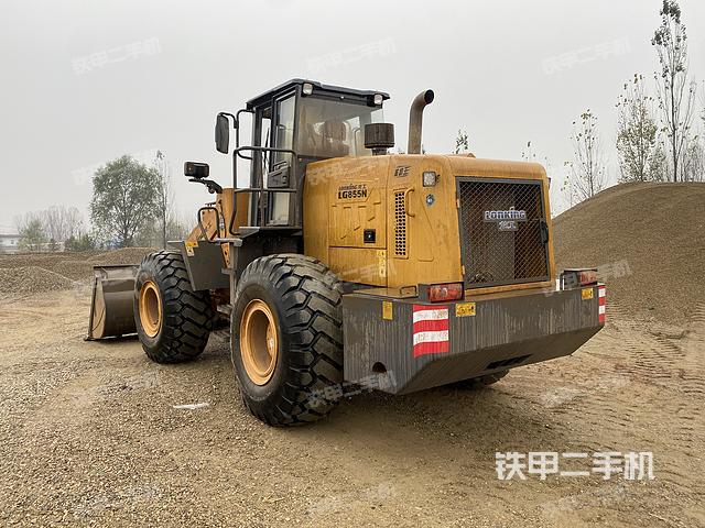 發(fā)動機右側(cè)（整機外觀及大件）