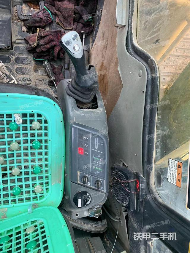 駕駛室整體（整機(jī)外觀）