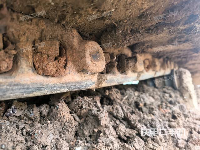 右側(cè)履帶整體（行走機(jī)構(gòu)）