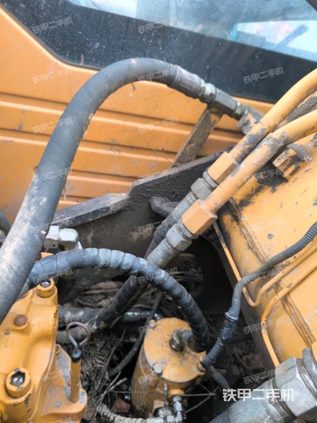 氣門室蓋螺絲特寫（上車部件）