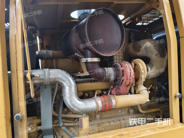 發(fā)動機右側(cè)（整機外觀及大件）