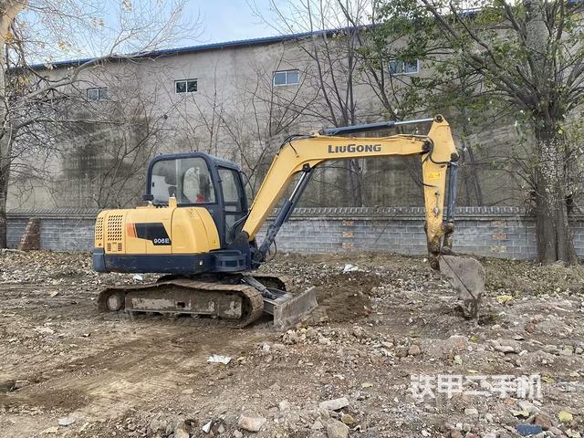 整機(jī)右后45°(整機(jī)外觀) 整機(jī)右后45°(整機(jī)外觀)