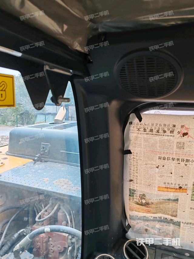 左后方玻璃角標(biāo)（駕駛室部分）