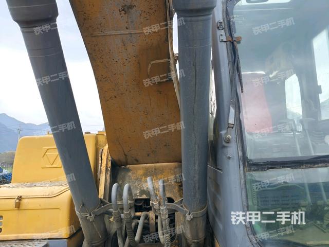 大臂根部?斜視(工作和回轉(zhuǎn)裝置) 大臂根部?斜視(工作和回轉(zhuǎn)裝置)