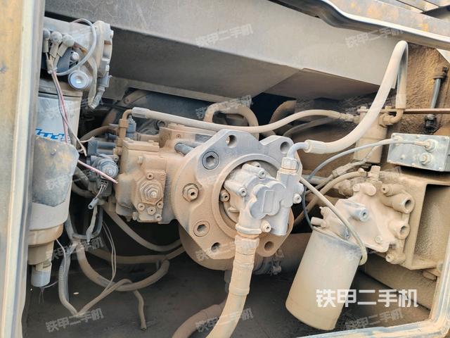 液壓泵斜45?右(大件艙室) 液壓泵斜45?右(大件艙室)