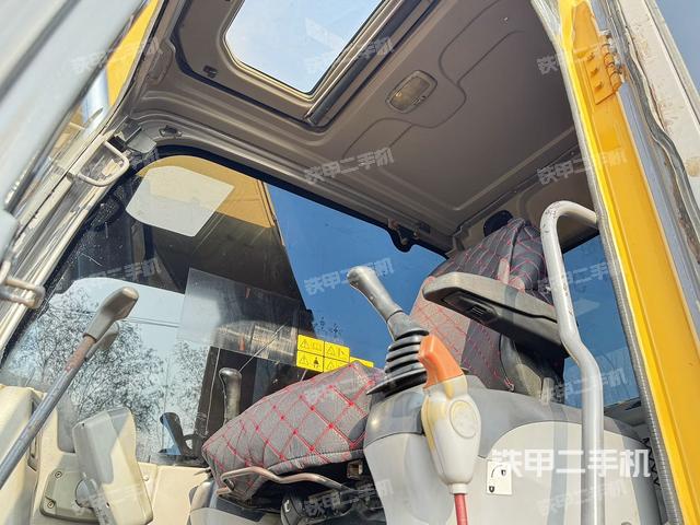 駕駛室頂部（整機(jī)外觀）