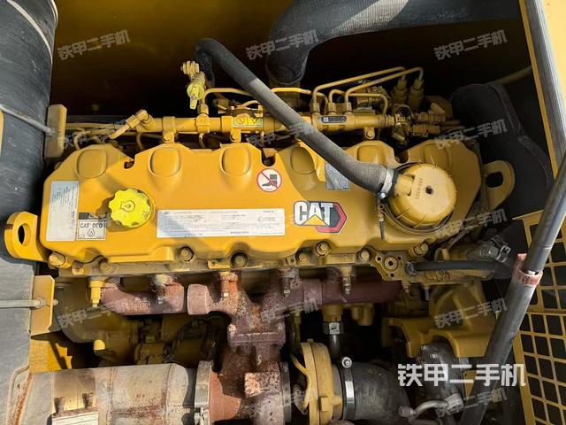 發(fā)動機整體俯視(整機外觀) 發(fā)動機整體俯視(整機外觀)