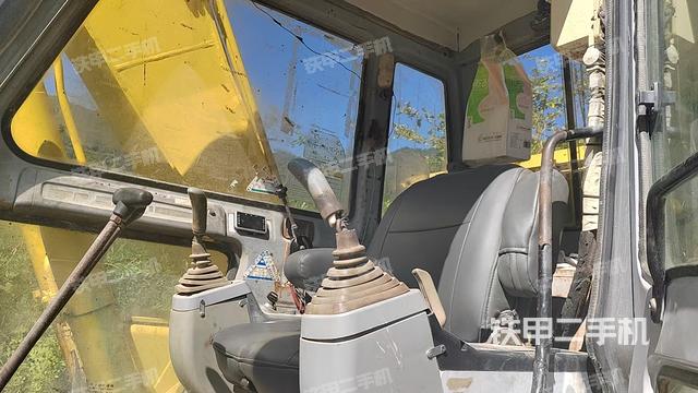 駕駛室頂部（整機(jī)外觀）