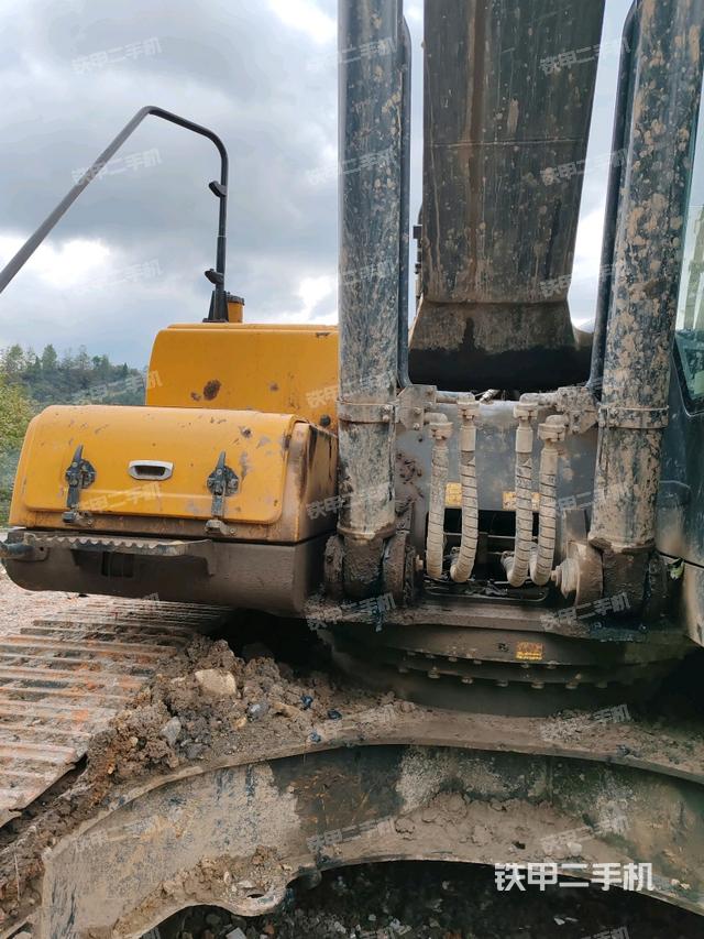 大臂根部?斜視（工作和回轉(zhuǎn)裝置）