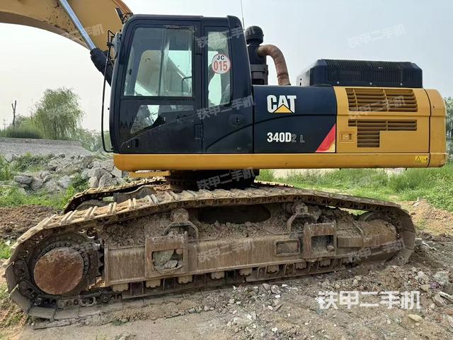 駕駛室整體(整機(jī)外觀) 駕駛室整體(整機(jī)外觀)