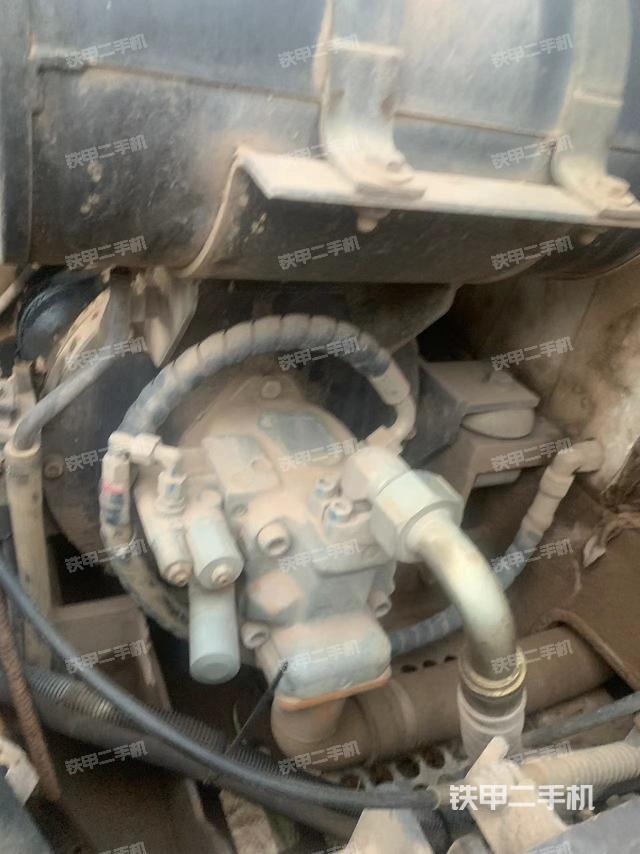 液壓泵艙室正面整體（整機(jī)外觀）