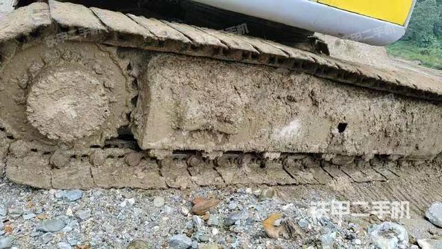 單側(cè)履帶整體（整機(jī)外觀）