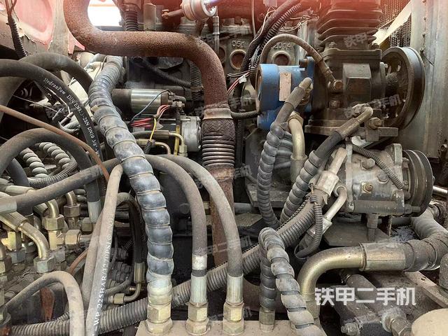 回轉(zhuǎn)馬達和主控閥（整機外觀）