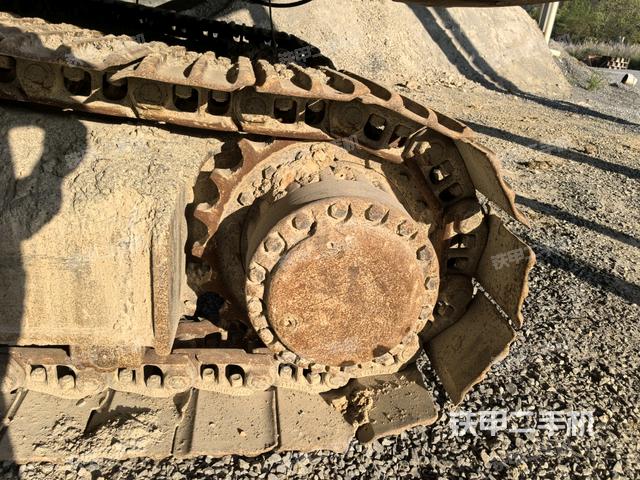 右驅(qū)動輪（行走機(jī)構(gòu)）