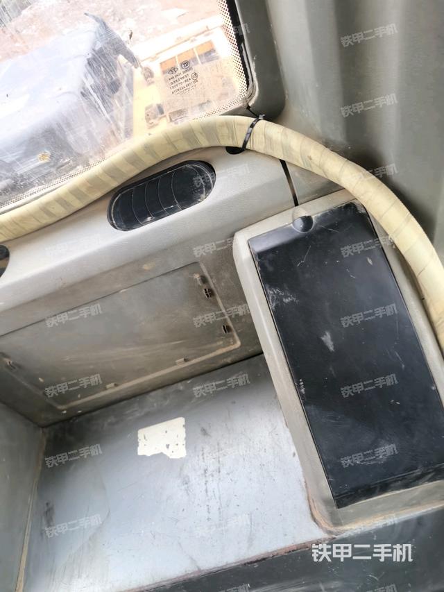 后窗玻璃角標(biāo)（駕駛室部分）