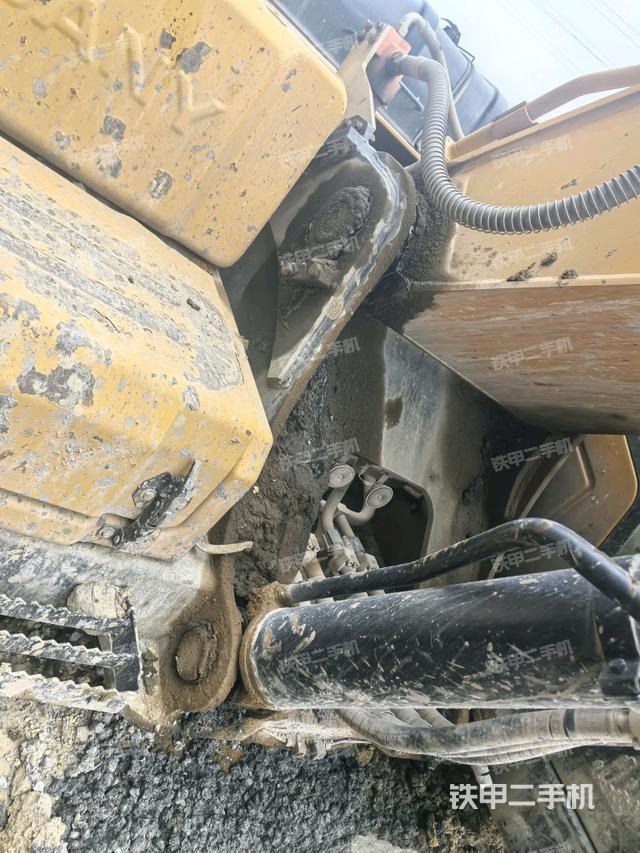 大臂根部?斜視(工作和回轉(zhuǎn)裝置) 大臂根部?斜視(工作和回轉(zhuǎn)裝置)