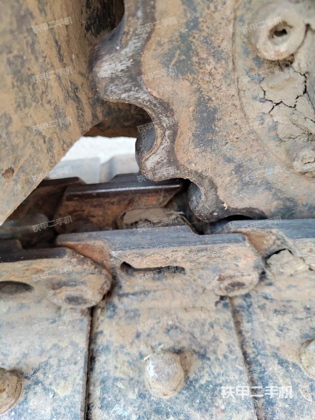 左驅(qū)動(dòng)輪（行走機(jī)構(gòu)）