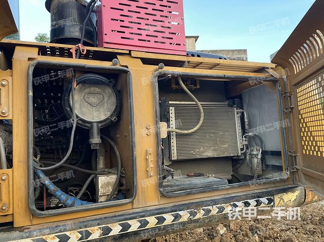 液壓泵斜45?左（大件艙室）