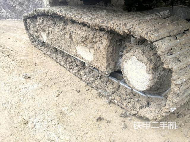 左側(cè)履帶整體?(行走機(jī)構(gòu)) 左側(cè)履帶整體?(行走機(jī)構(gòu))