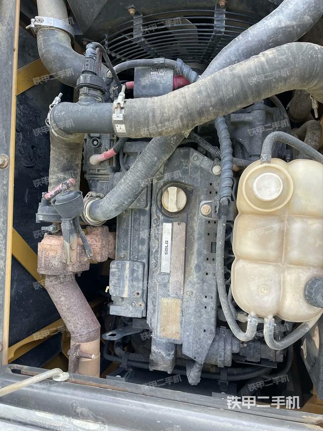 發(fā)動(dòng)機(jī)室（上車部件）