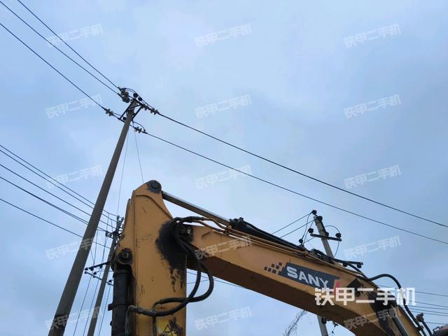 大臂背部俯視（工作和回轉(zhuǎn)裝置）