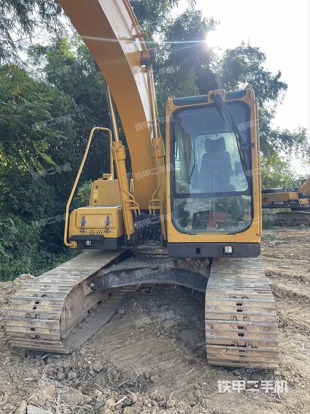 大臂油缸整體?豎拍（工作和回轉(zhuǎn)裝置）