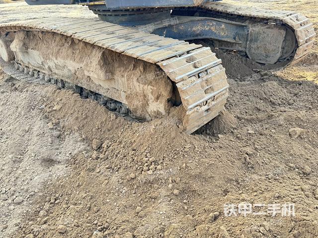 單側(cè)履帶整體（整機(jī)外觀）