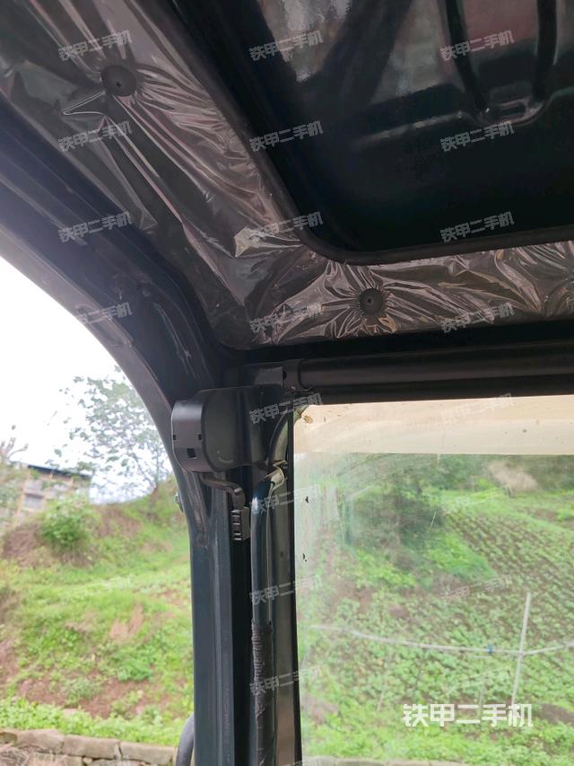 右側(cè)玻璃角標(biāo)（駕駛室部分）