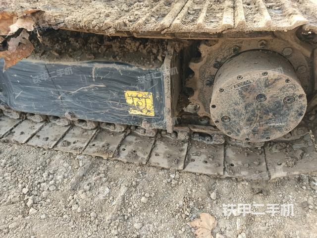 右驅(qū)動輪（行走機構(gòu)）