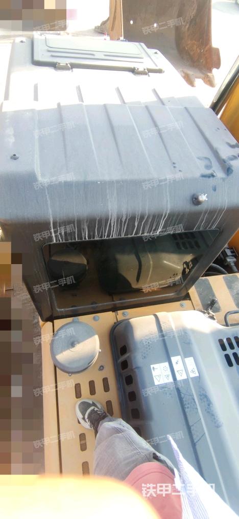 駕駛室頂部(整機外觀) 駕駛室頂部(整機外觀)
