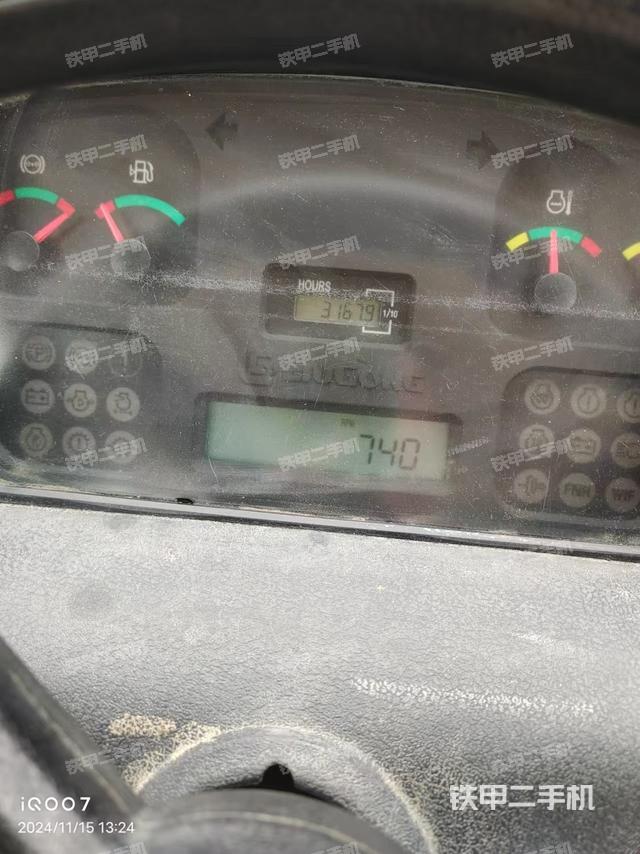 駕駛室操作臺(整機外觀及大件) 駕駛室操作臺(整機外觀及大件)