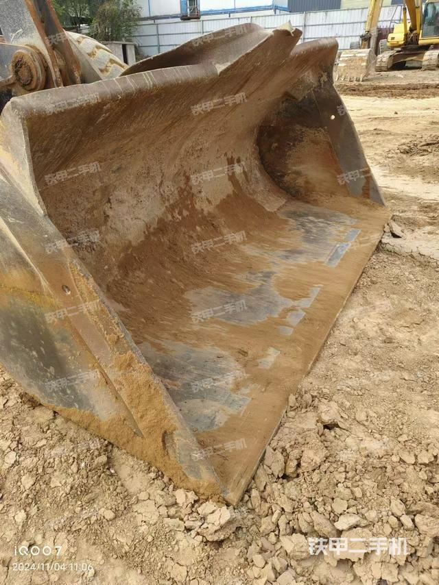 工作裝置整體(整機(jī)外觀及大件) 工作裝置整體(整機(jī)外觀及大件)