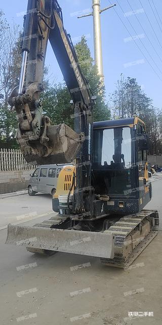 現(xiàn)代R 60VS挖掘機(jī)