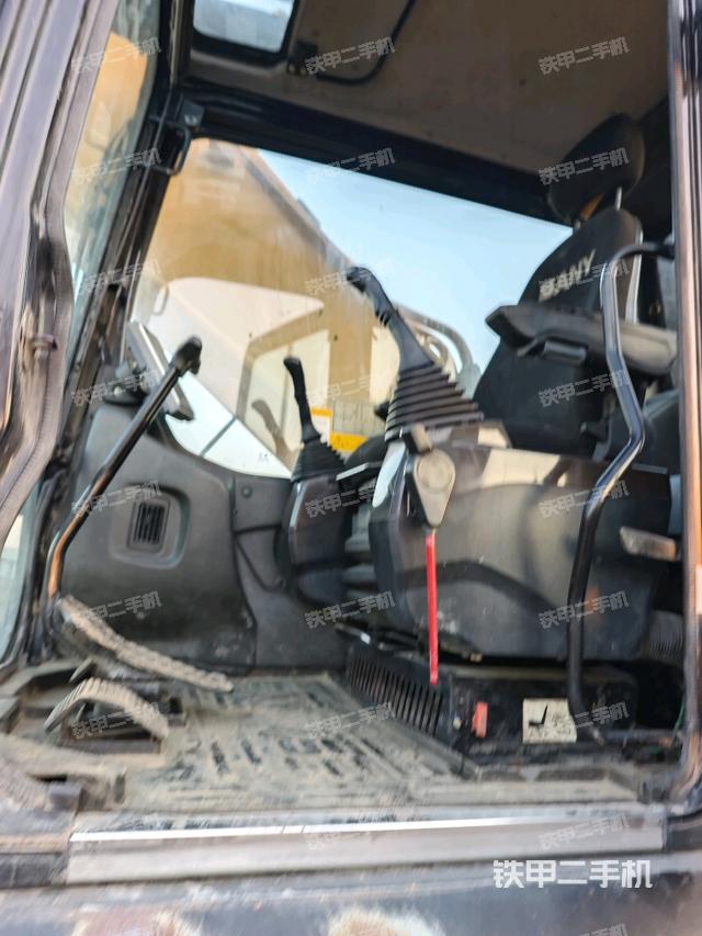 駕駛室整體（整機(jī)外觀）