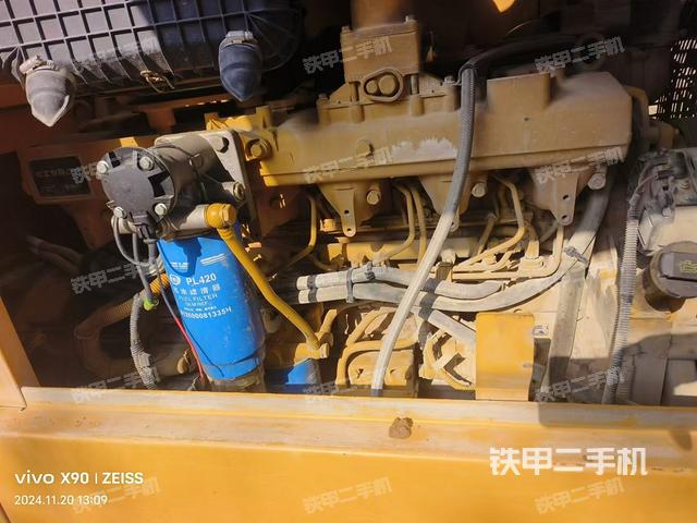 發(fā)動(dòng)機(jī)左側(cè)（整機(jī)外觀及大件）