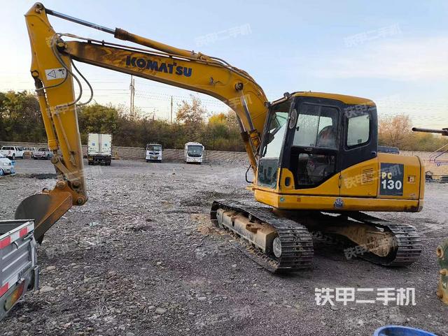 回轉(zhuǎn)馬達(dá)和主控閥(整機(jī)外觀) 回轉(zhuǎn)馬達(dá)和主控閥(整機(jī)外觀)