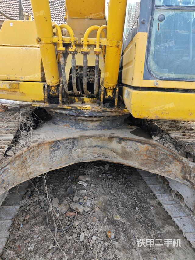 轉(zhuǎn)盤和下車架正前（工作和回轉(zhuǎn)裝置）