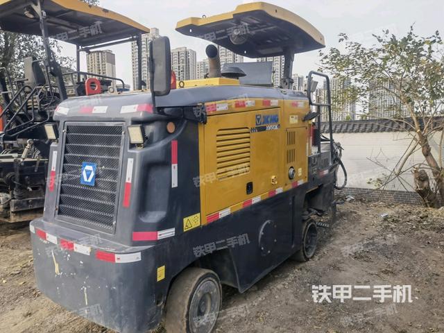 整機右后45°（設(shè)備外觀及核心部件）