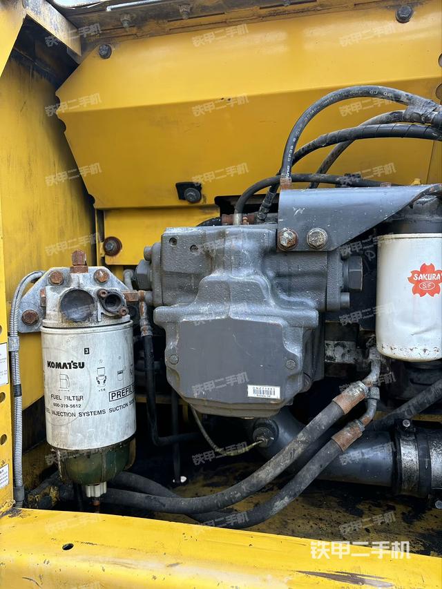 液壓泵斜45?左（大件艙室）