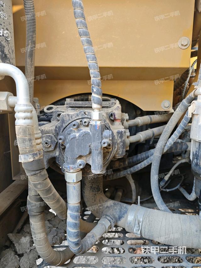 液壓泵斜45?左（大件艙室）