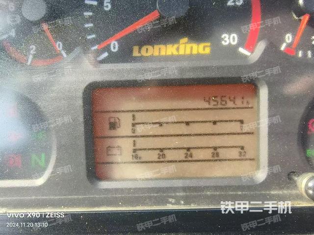 駕駛室操作臺(tái)（整機(jī)外觀及大件）