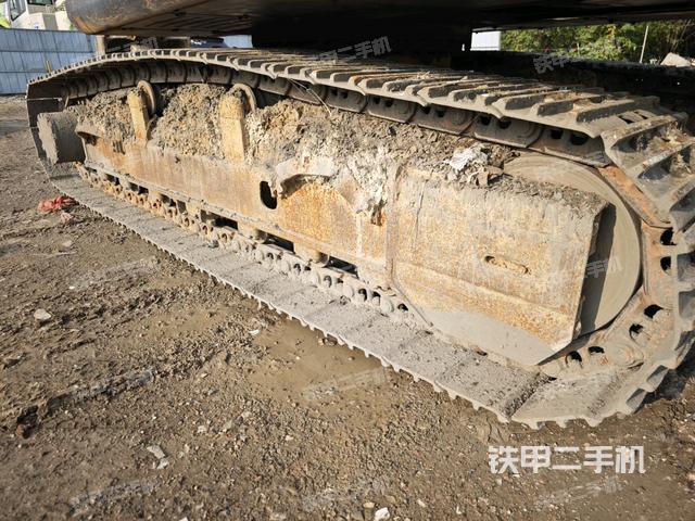 左側(cè)履帶整體?(行走機(jī)構(gòu)) 左側(cè)履帶整體?(行走機(jī)構(gòu))
