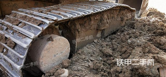 單側(cè)履帶整體（整機(jī)外觀）