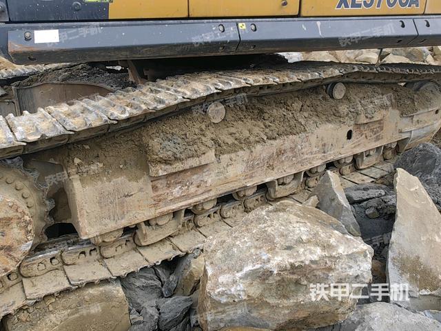 右側(cè)履帶整體(行走機(jī)構(gòu)) 右側(cè)履帶整體(行走機(jī)構(gòu))