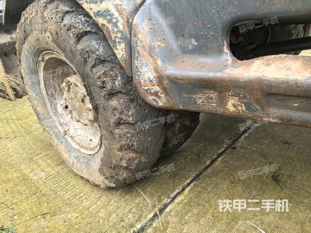 左驅(qū)動(dòng)輪(行走機(jī)構(gòu)) 左驅(qū)動(dòng)輪(行走機(jī)構(gòu))