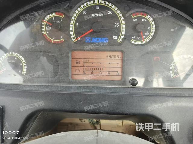 駕駛室工作臺(整機(jī)外觀及大件) 駕駛室工作臺(整機(jī)外觀及大件)