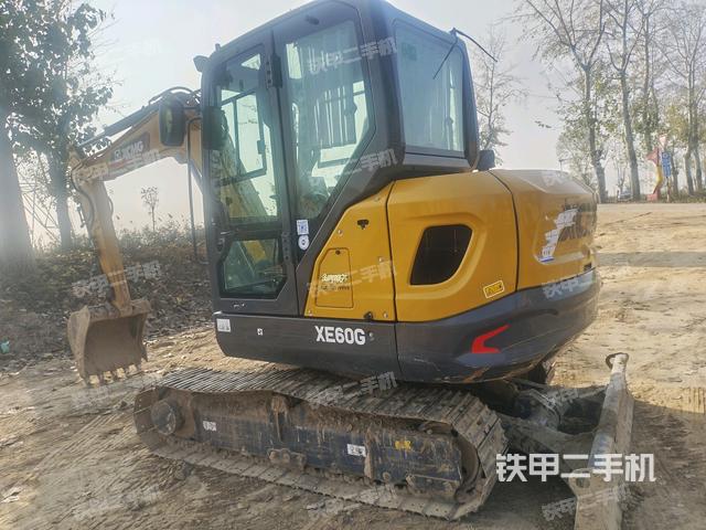 左后45(整機(jī)外觀) 左后45(整機(jī)外觀)