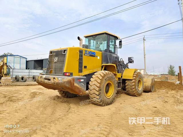 整機(jī)右后45°(整機(jī)外觀及大件) 整機(jī)右后45°(整機(jī)外觀及大件)